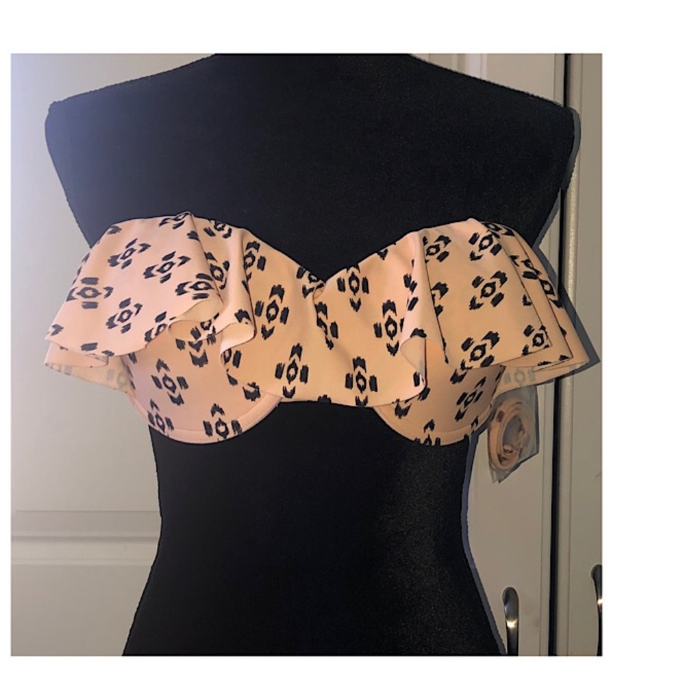 NWT Tori Praver - Ruffled Bikini Top